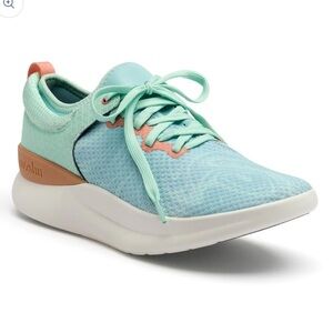 Moshn rhythm in aquatic paint 9.5 medium width